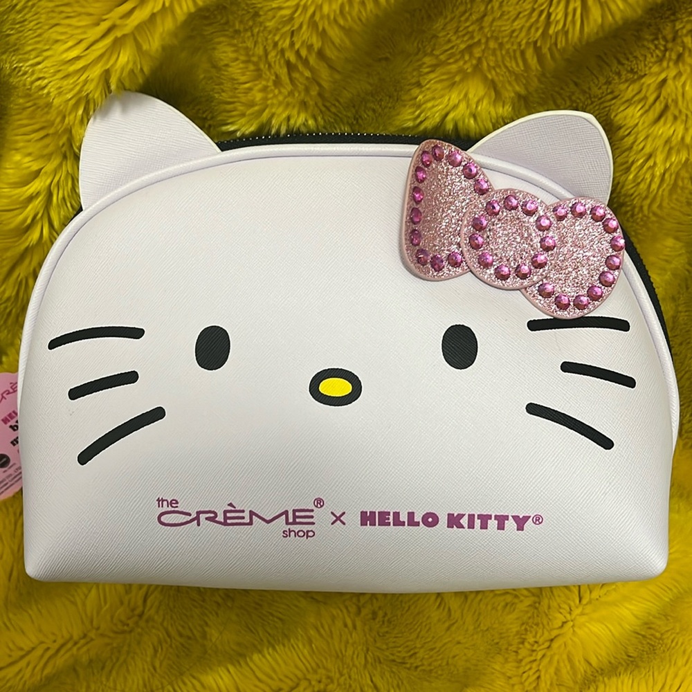 Hello Kitty 🎀 by Sanrio X The CRÈME Shop Limited Edition
